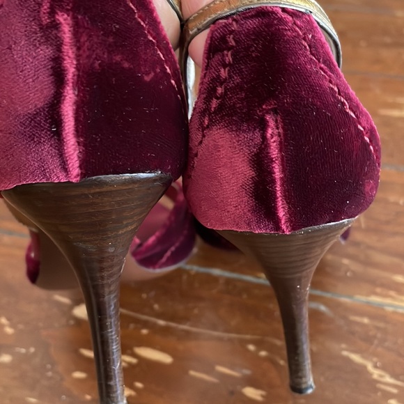 Cole Haan burgundy velvet sandals (sz 9 1/2) - Picture 15 of 15